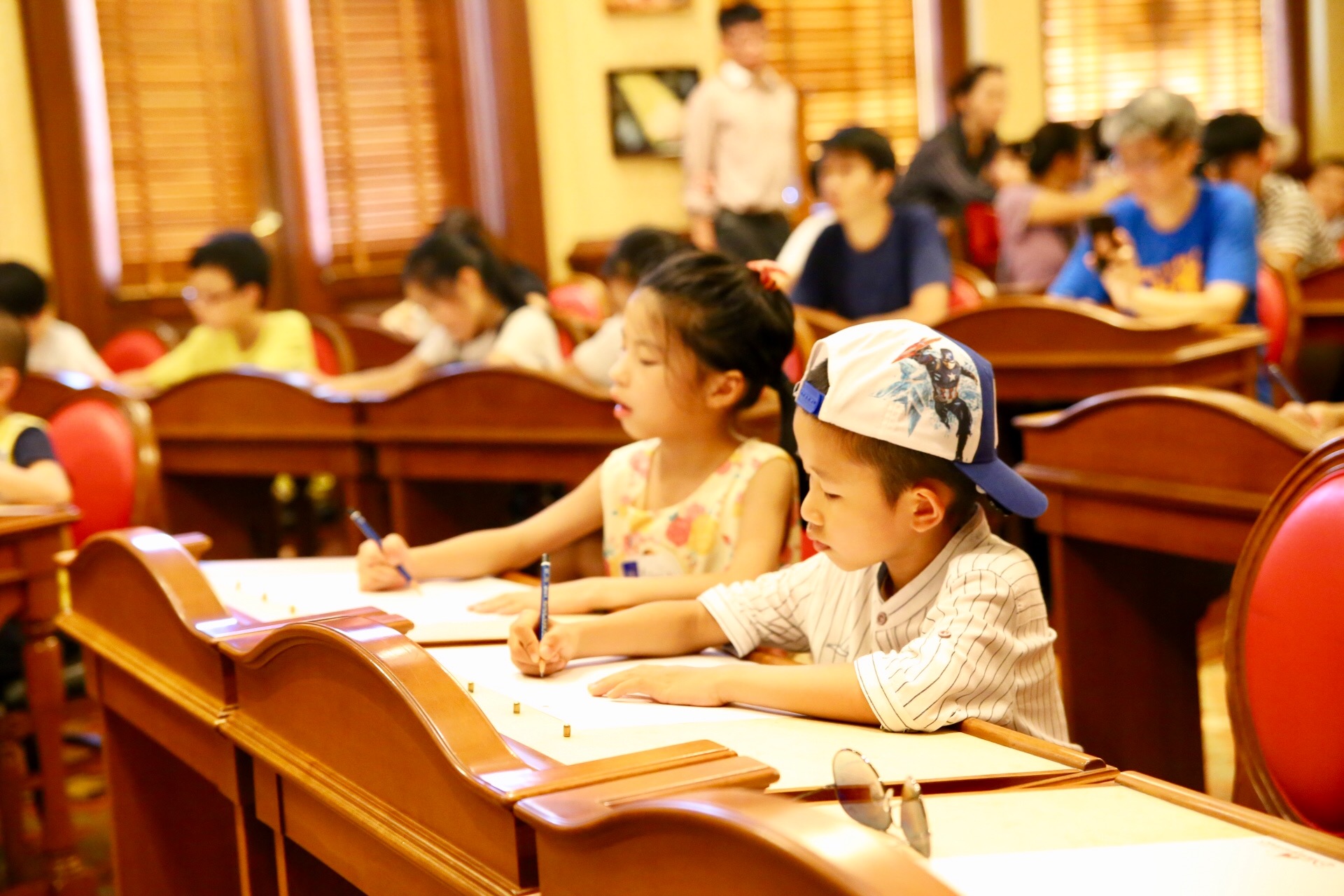 畅游香港迪士尼之旅,香港迪士尼乐园奇妙家之旅