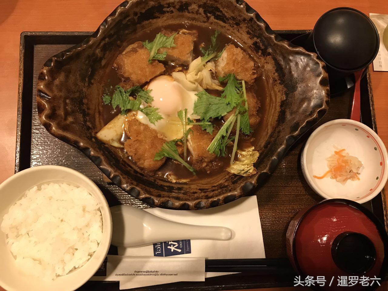 泰国吃炸鸡,泰国美食3元炸鸡