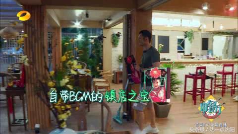 赵薇黄晓明还是在一起了，还开了一家骨骼清奇的中餐厅！