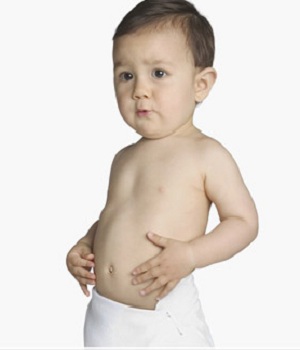 新生儿胀气宝妈应该忌吃什么,新生儿缓解胀气正确姿势