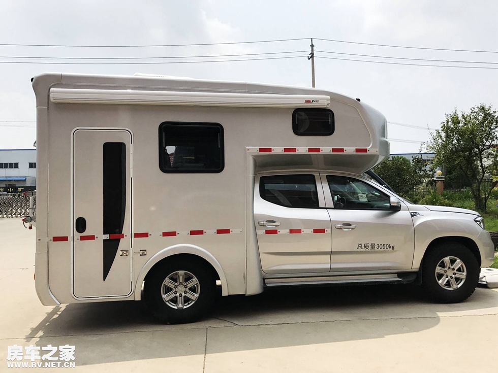 爱旅途大通t60四驱皮卡房车,新大通t60皮卡房车