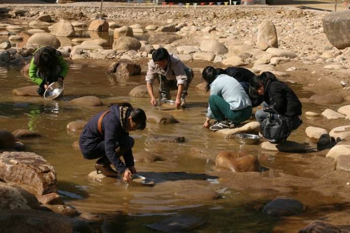 为什么金子值钱不溢水,金子有啥用为啥那么值钱