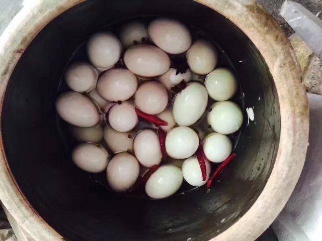 为什么腌咸鸭蛋不出油,腌咸鸭蛋不咸怎么补救