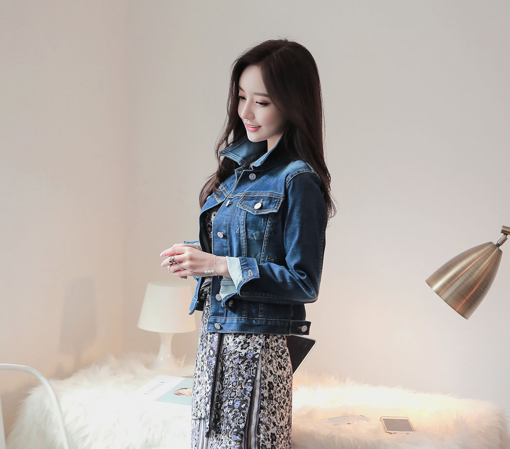 孙允珠青蓝碧波斜肩优雅礼裙鉴赏,孙允珠鹅黄淡雅轻纱微透百褶裙