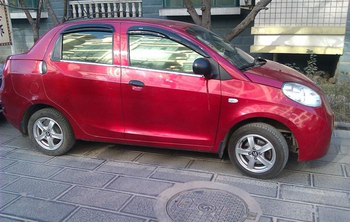 路上碰到一辆奇瑞老车,路上遇到的奇瑞车