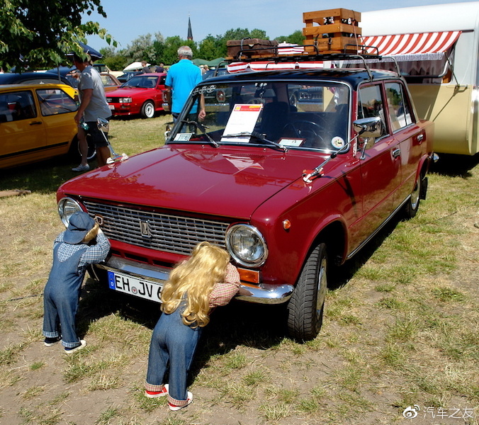 还记得小时候的火车,还记得小时候坐过的摇摇车吗