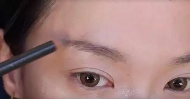 如何打造干净清透的眼妆,新手如何打造一个好看的眼妆