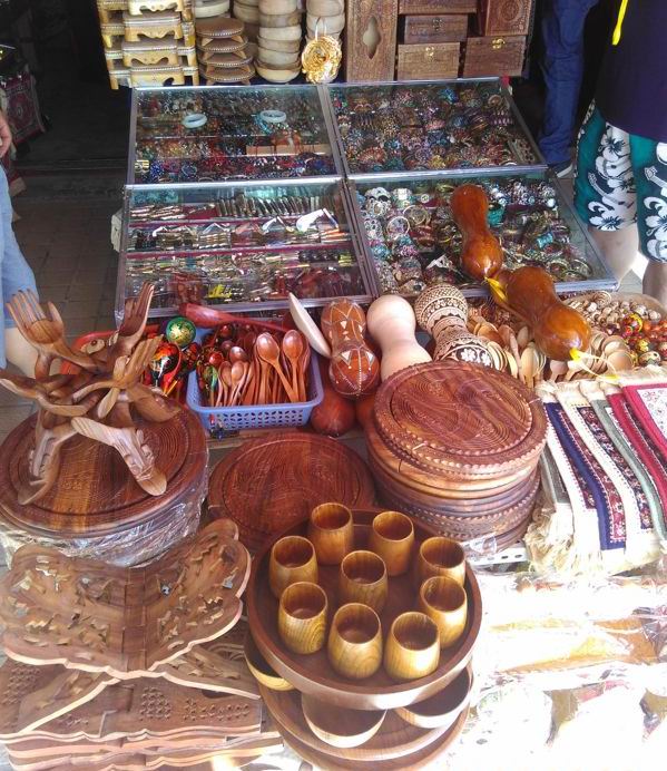 街拍*藏西**工艺品，感觉每一件都想打包回家，太喜欢了