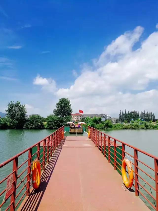 行走山水之间远离城市喧嚣,行走在浙江温州风景