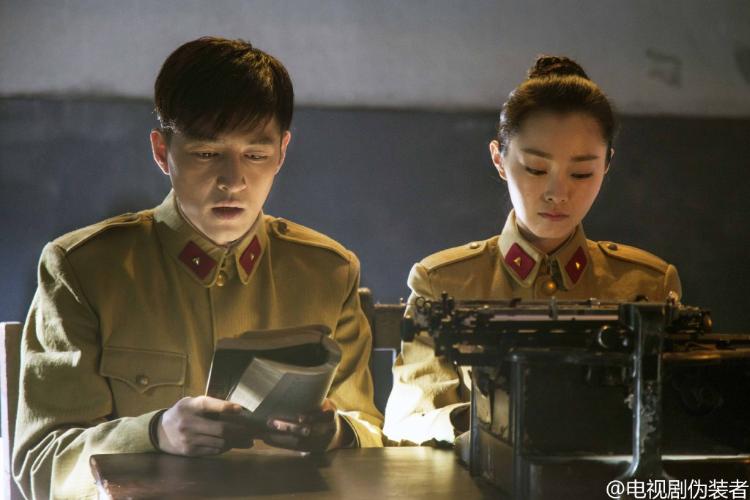 英姿飒爽，那些穿军装迷死人的男神们