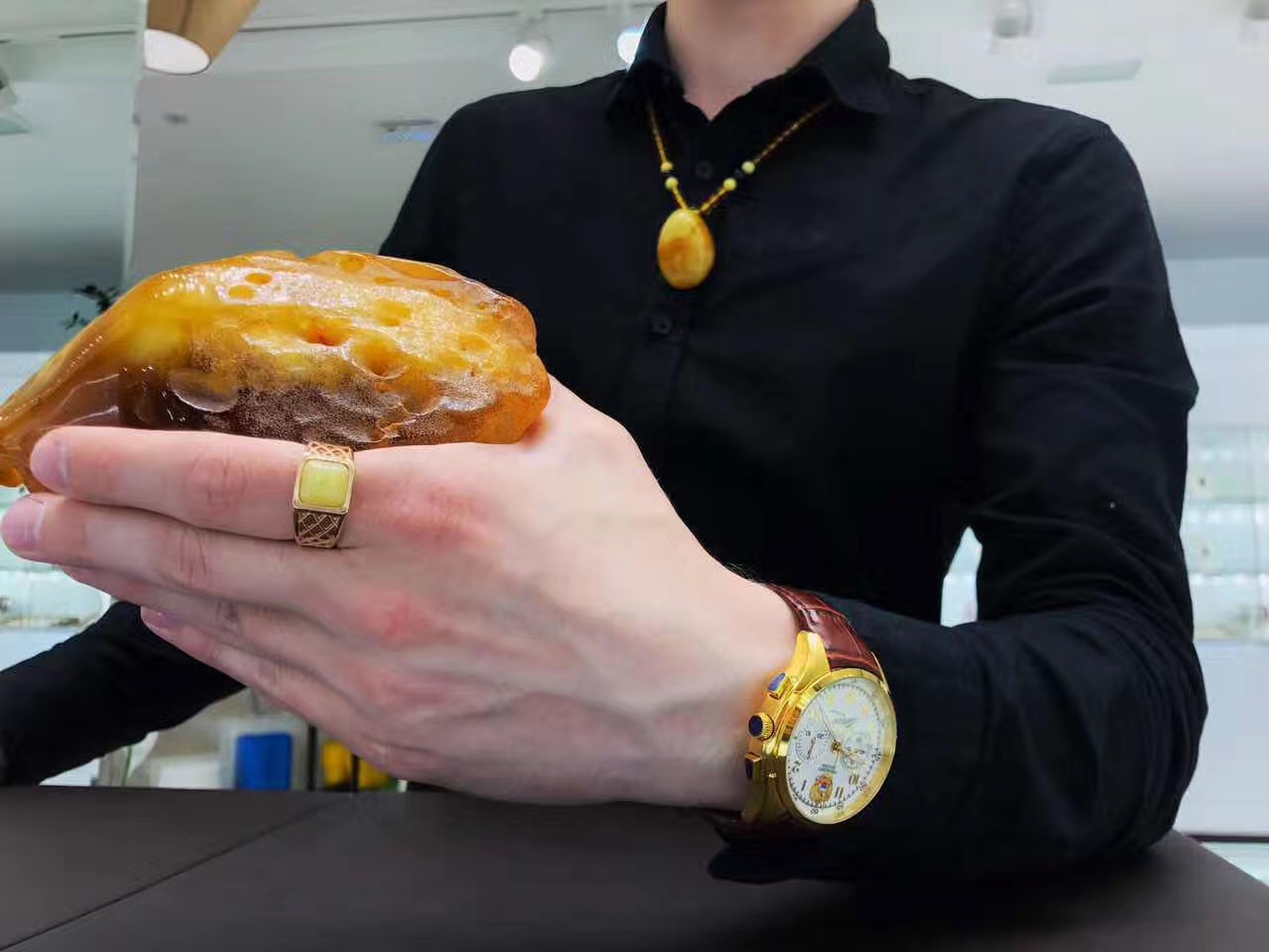 琥珀蜜蜡怎么鉴定真假图片视频,波罗的海蜜蜡手串真假鉴别