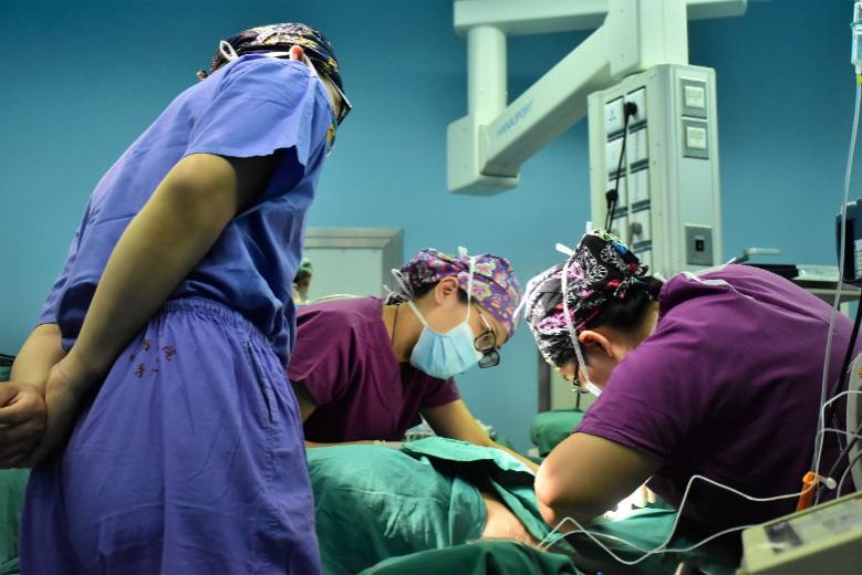 80多岁盆腔巨大囊肿能手术吗,81岁盆腔囊肿建议手术吗