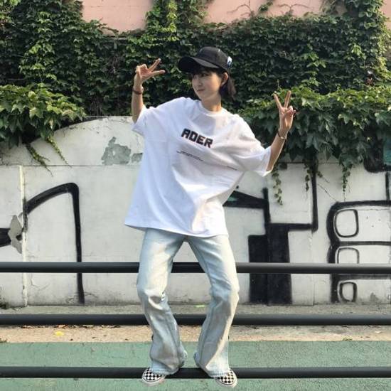 网红是怎么卖衣服的,网红卖衣服现状