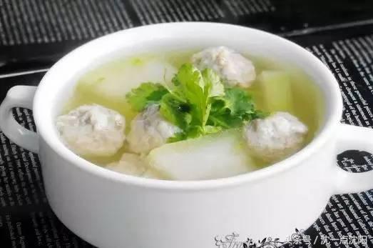 赵薇黄晓明还是在一起了，还开了一家骨骼清奇的中餐厅！