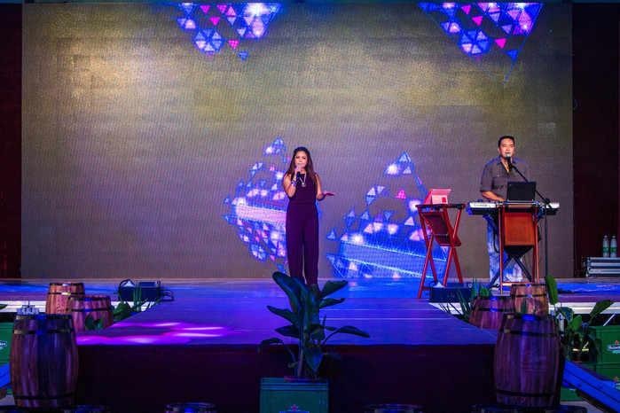 一个、两个非洲友人都晒中暑了,妈妈我要去巴伐利亚避暑