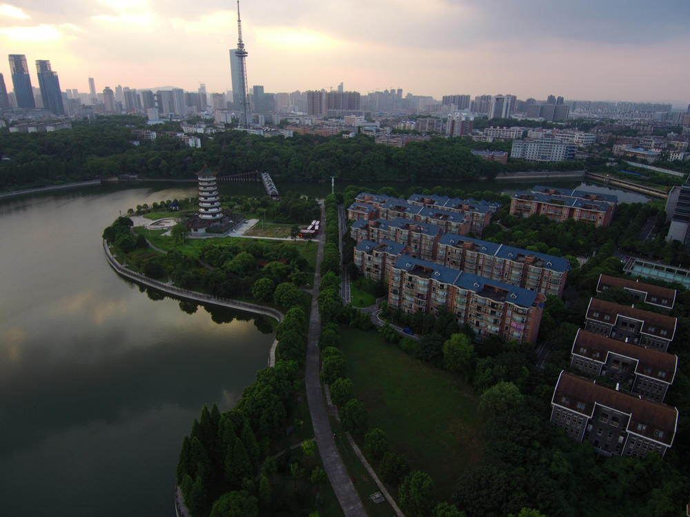 对标大疆m30t的无人机,小米无人机和大疆mini2