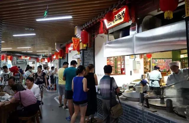 鑸屽皷涓婄殑鍗楅棬,鑸屽皷涓婄殑鍗楅棬缇庨鍥㈣喘