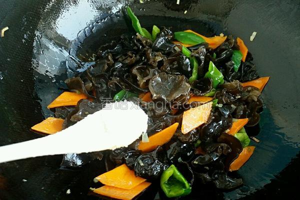 木耳怎样做才不会中毒,木耳怎么做都好吃