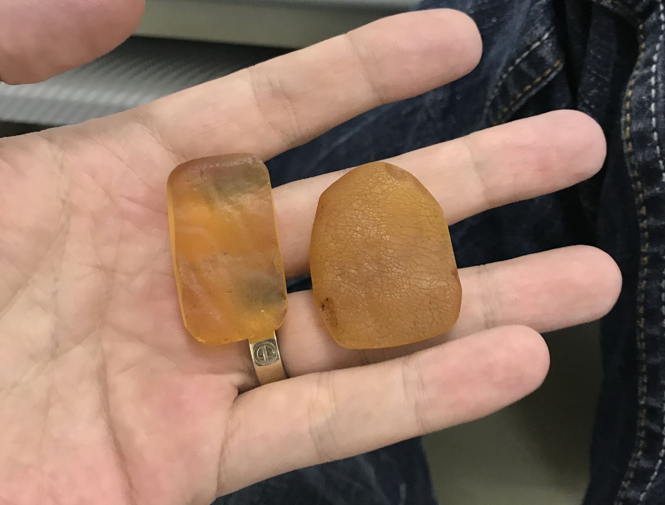 顽主-开一个小金珀做个无事牌小件分享一下抛光小窍门