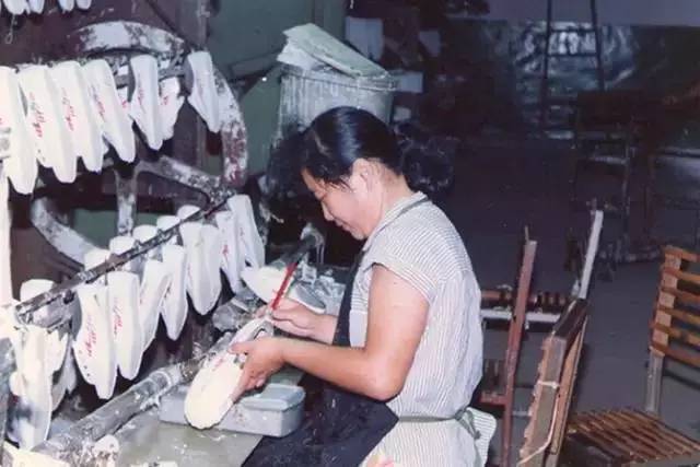 宋茜杨洋合作过吗,这些包装土到掉渣的国货