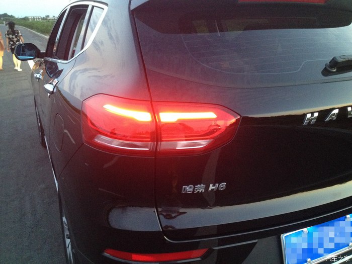 哈弗h6后备箱怎么从内部打开图解,2015款哈弗h6引擎盖怎么打开