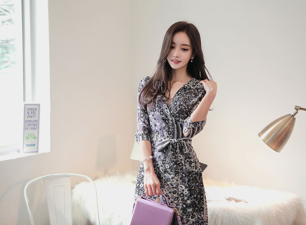 孙允珠青蓝碧波斜肩优雅礼裙鉴赏,孙允珠鹅黄淡雅轻纱微透百褶裙