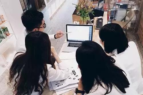 三代医药世家传人,90后帅哥开出中国最美药店,让看病不再可怕