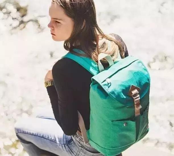 这款唐嫣同款的包包是什么牌子的,唐嫣杨幂同款包