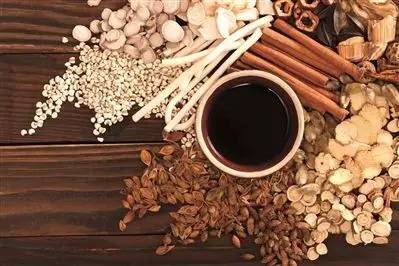 怀孕也会来姨妈会掉血块吗,怀孕当月来月经