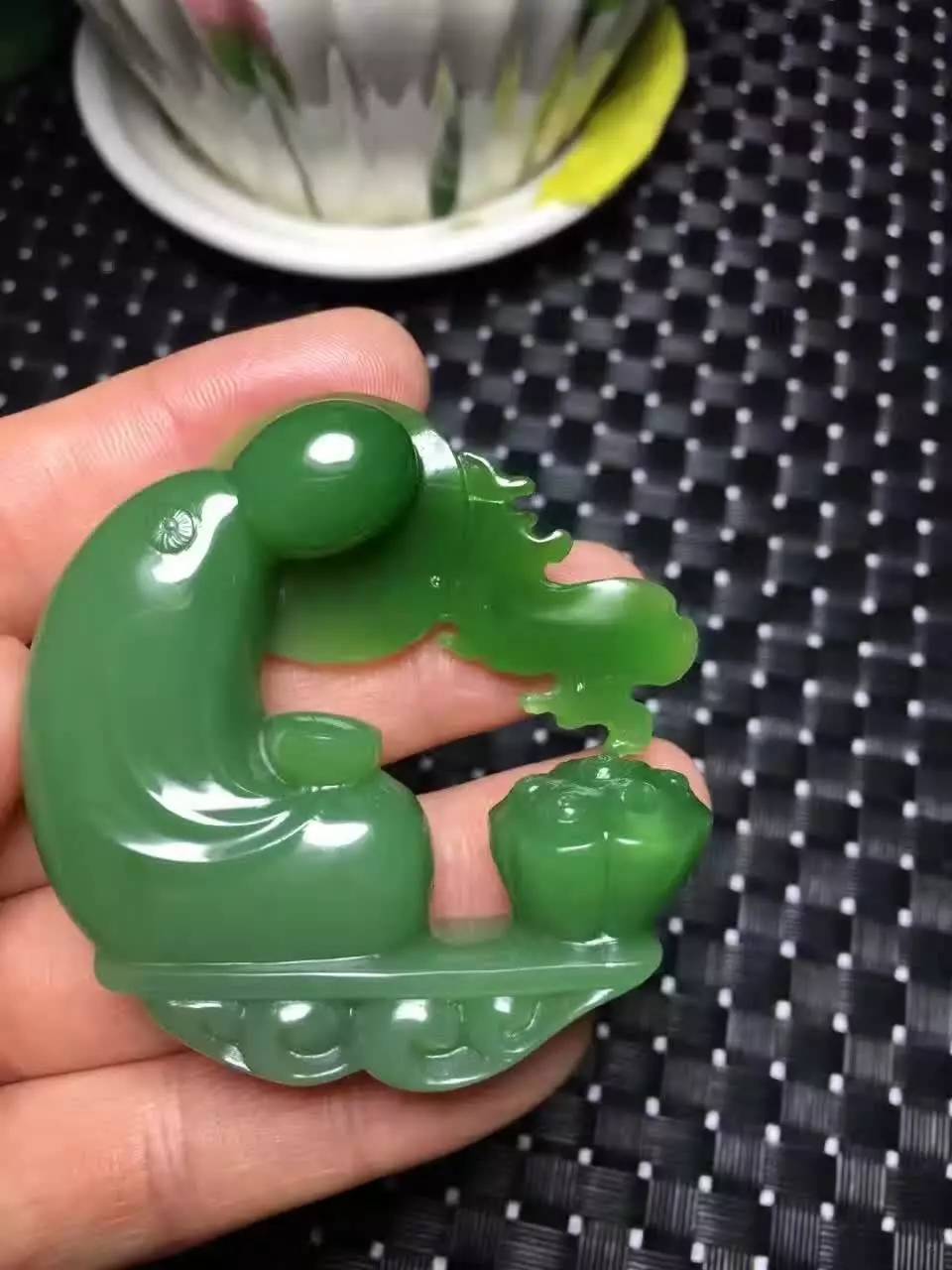 为什么有的玉那么便宜是不是假的,怎么判断买的玉是真的还是假的