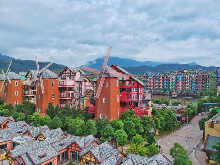 一个、两个非洲友人都晒中暑了,妈妈我要去巴伐利亚避暑