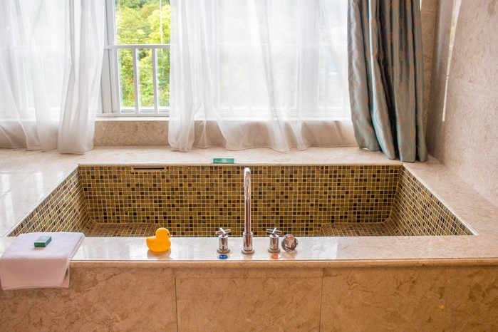 一个、两个非洲友人都晒中暑了,妈妈我要去巴伐利亚避暑