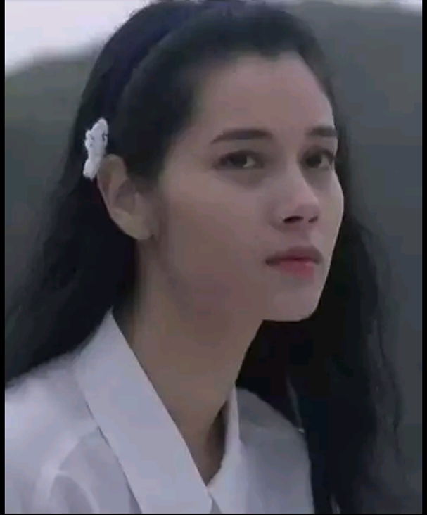 无数人女神,拍*情艳**片未火成麦当劳服务员获赞