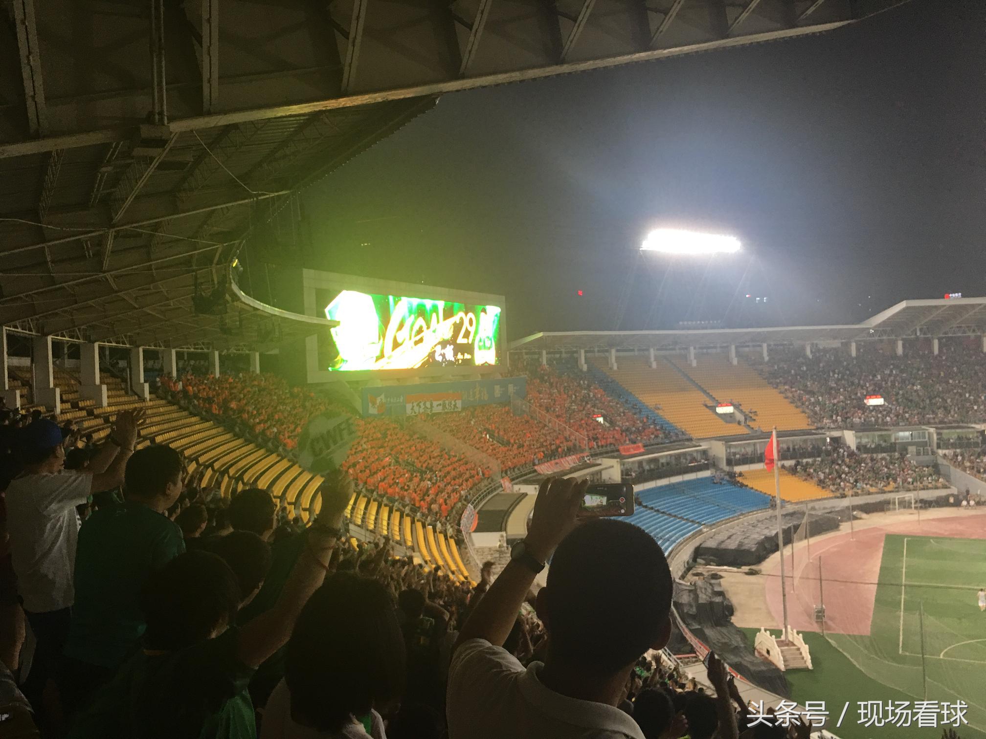 激情星期六：京鲁大战激烈精彩，足球小将厉害可爱！｜看球记