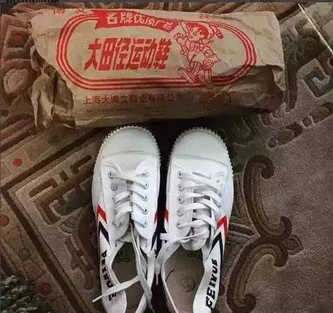 宋茜杨洋合作过吗,这些包装土到掉渣的国货