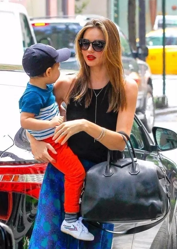 宋茜杨洋合作过吗,这些包装土到掉渣的国货