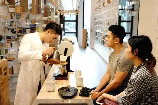 三代医药世家传人,90后帅哥开出中国最美药店,让看病不再可怕