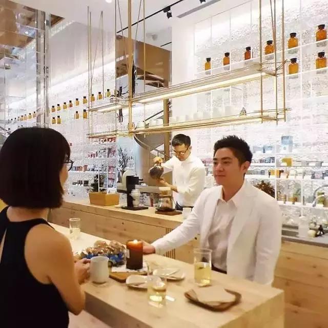 三代医药世家传人,90后帅哥开出中国最美药店,让看病不再可怕