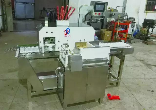 花式烤肠设备,烤肠机能烤什么新花样