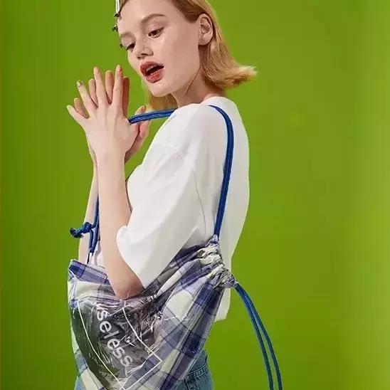 这款唐嫣同款的包包是什么牌子的,唐嫣杨幂同款包