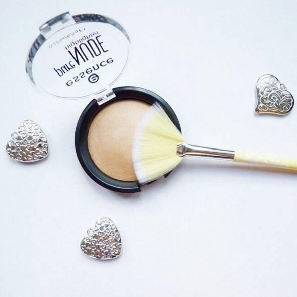 一两百块钱的彩妆真的好用吗,彩妆好一点和一般的区别