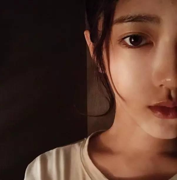 你花1000块买的包，背上却像卖菜的