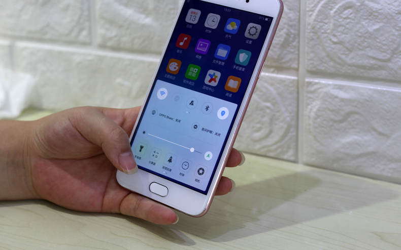 A77综合评测:美貌与性能完美结合的均衡之作