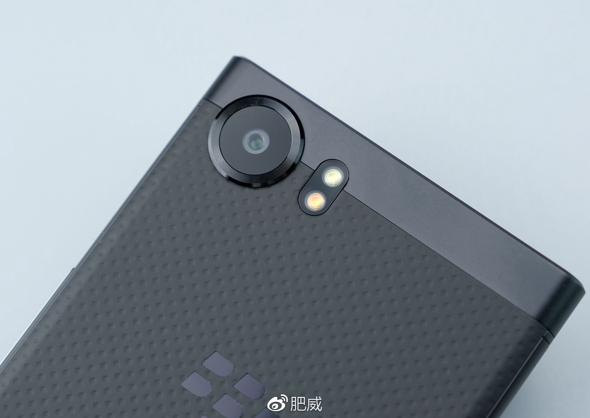 还是老配方黑莓KEYone开箱图赏