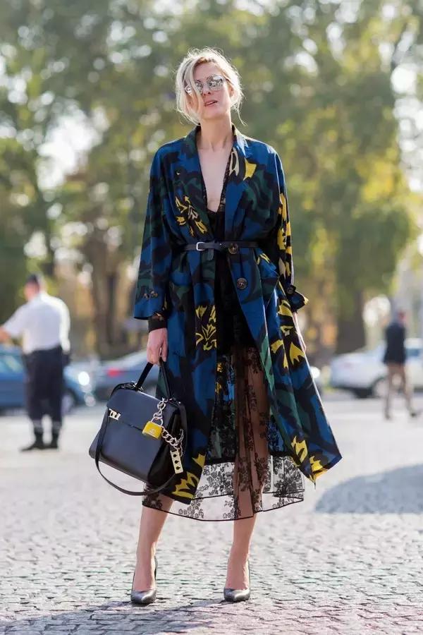 穿牛仔裤扎腰带还是不扎腰带好看,牛仔裤腰太松了有什么好看的腰带