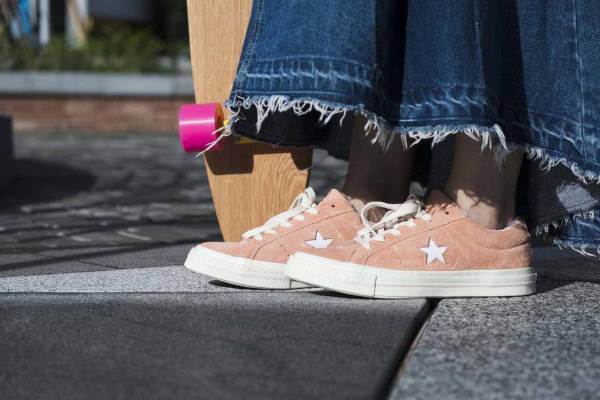 秋天入手这双高端休闲鞋无敌百搭,初秋必买的4双鞋穿10年都不过时