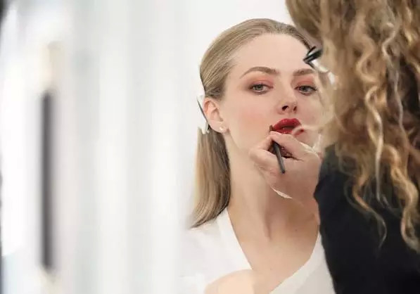 口红哪些斩男色,哪些口红颜色贴近斩男妆