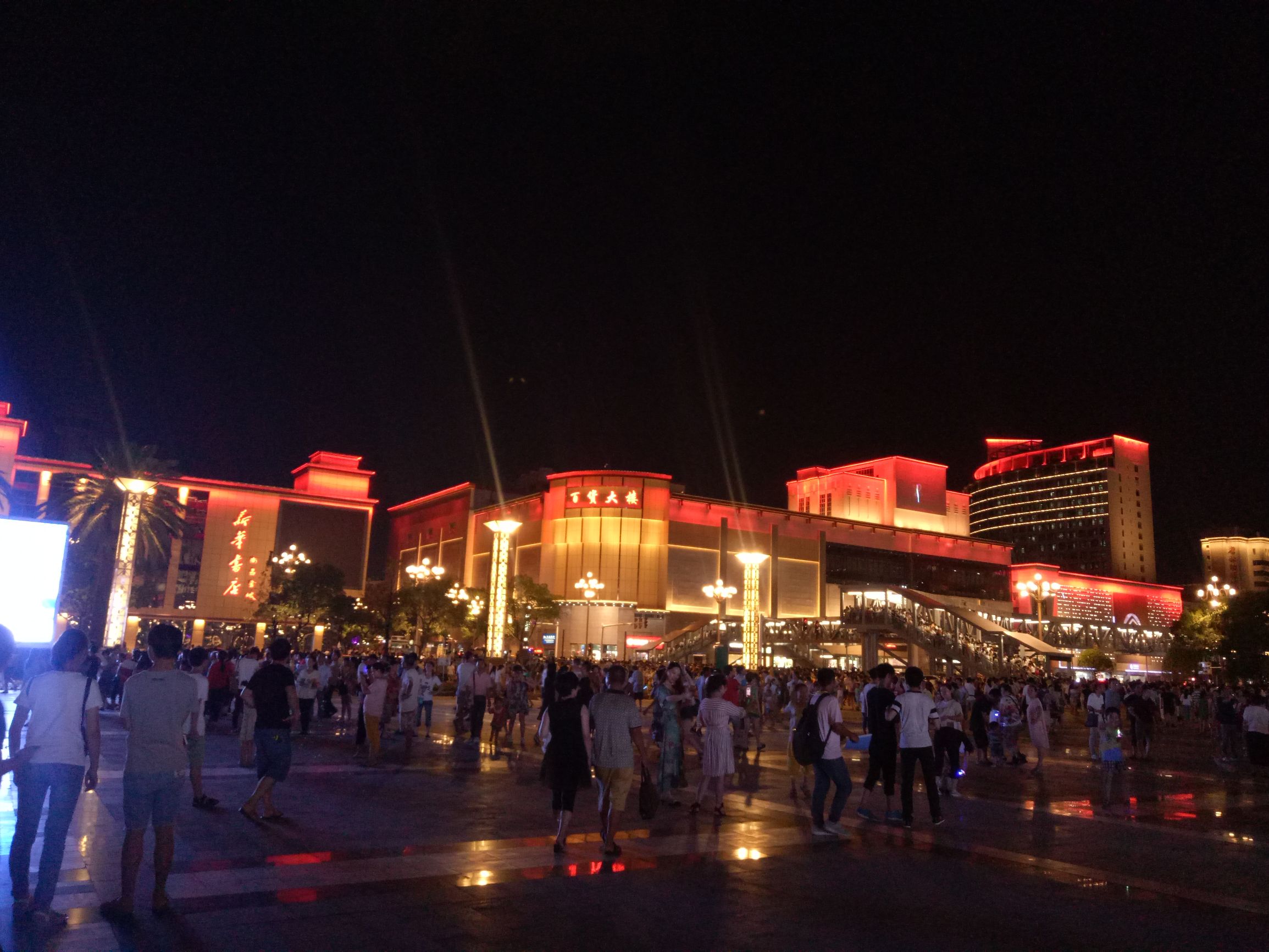 南昌八一广场改造花了多少钱,南昌市八一广场改造工程