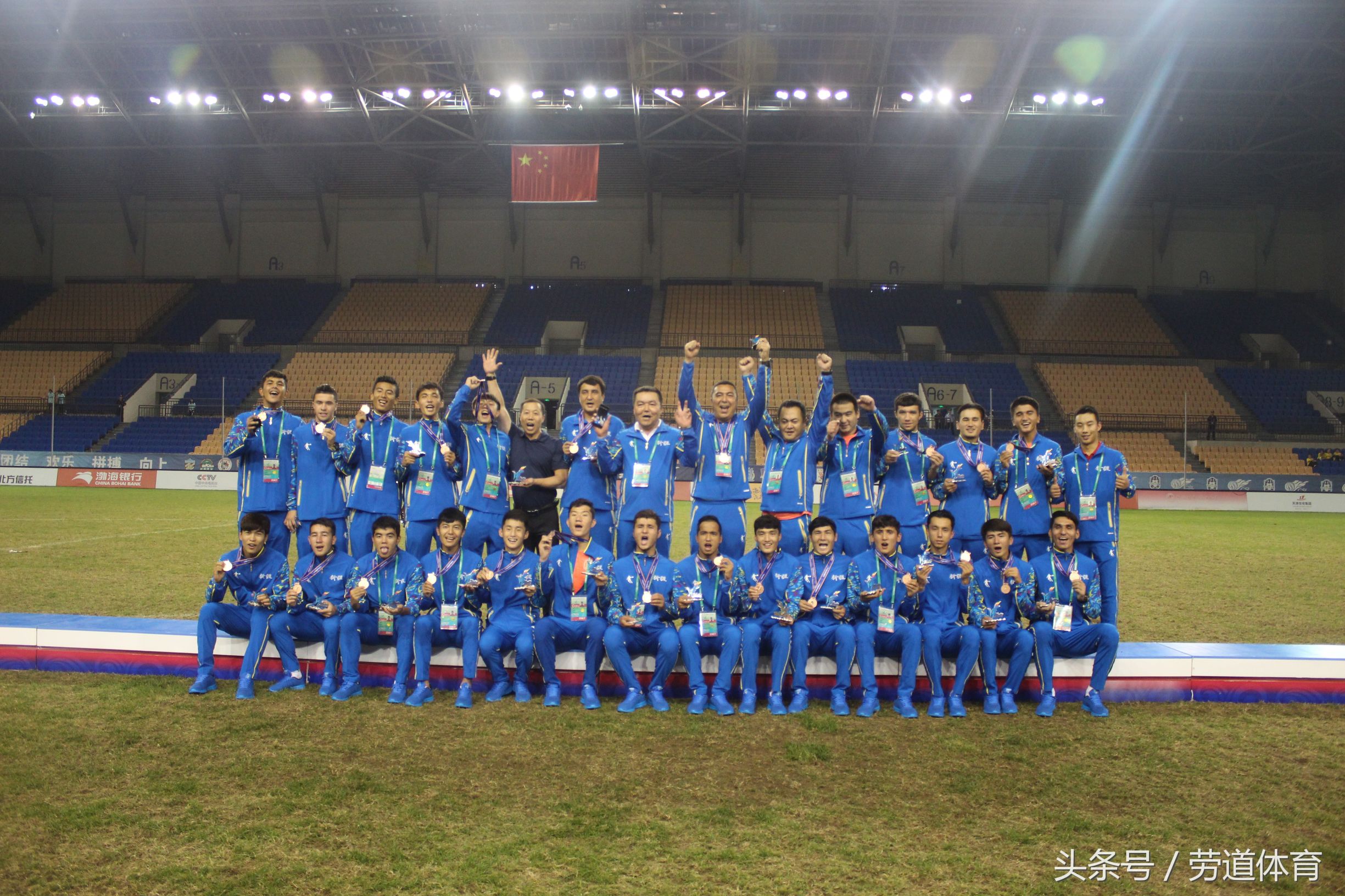 这群18岁的孩子，书写了*疆新**足球的新历史