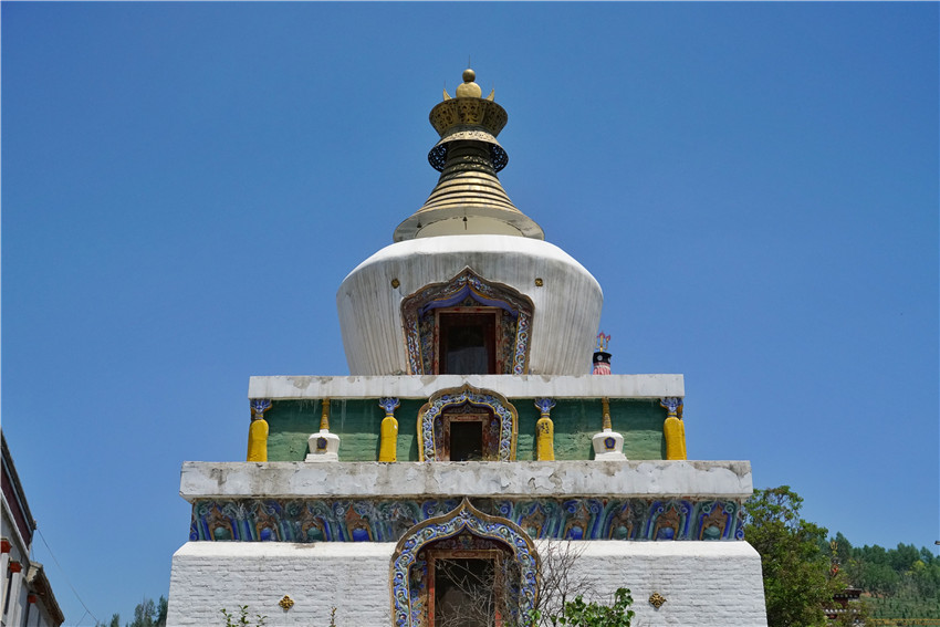 走进塔尔寺感受最虔诚的信仰,塔尔寺虔诚的佛礼